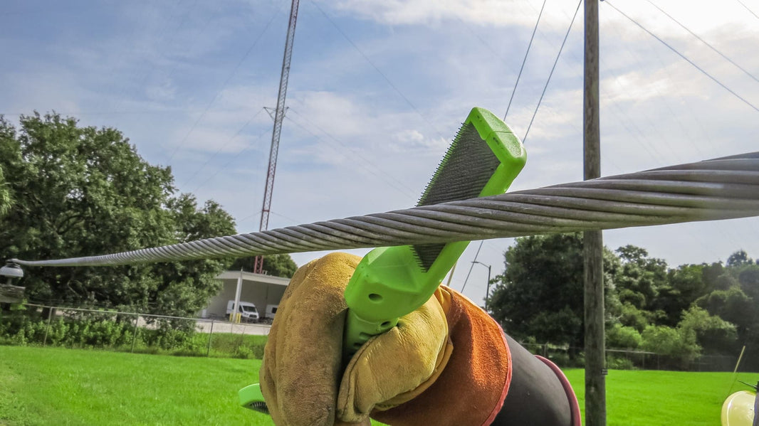 Mini FlatRound™ Wire Brush - MADI Lineman Tools