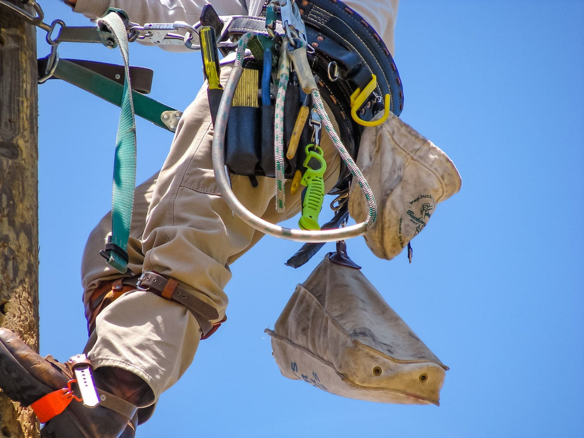 BrushBlade™ Safety Blade Lineman’s Knife - MADI Lineman Tools