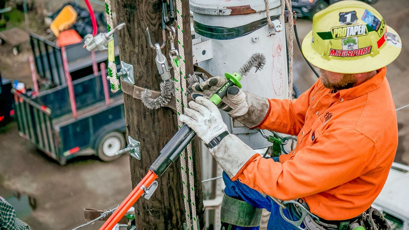 Hand J Wire Brush - MADI Lineman Tools