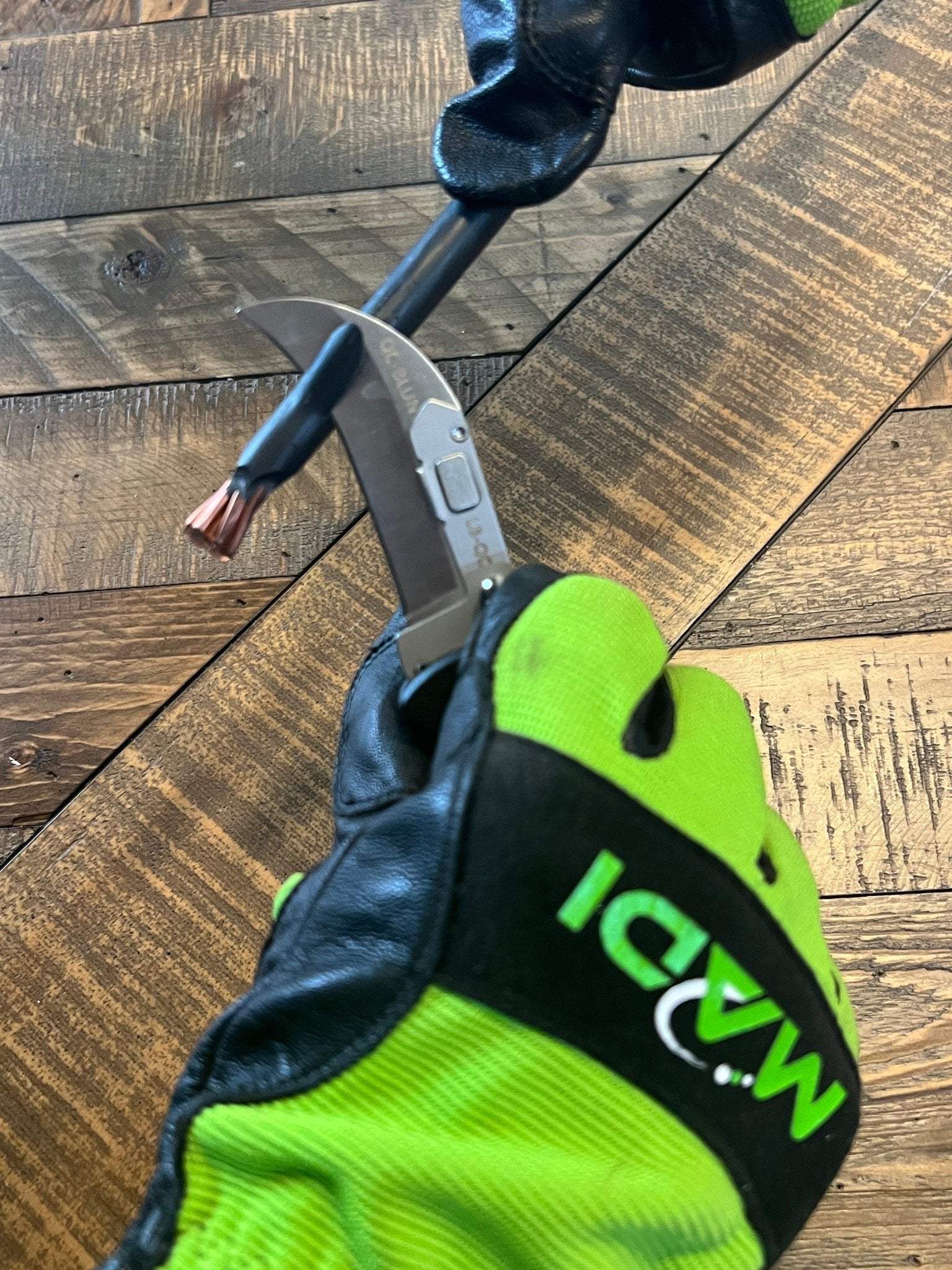 Lockback Quick Change Lineman Knife - MADI Lineman Tools