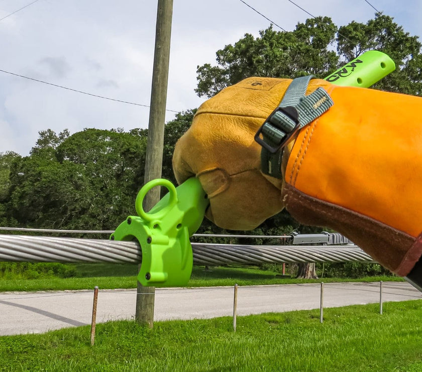 Mini FlatRound™ Wire Brush - MADI Lineman Tools