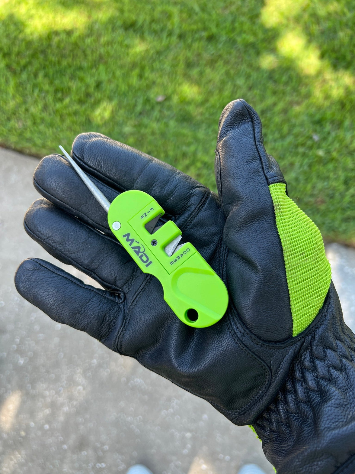 Pocket Knife Sharpener - MADI Lineman Tools