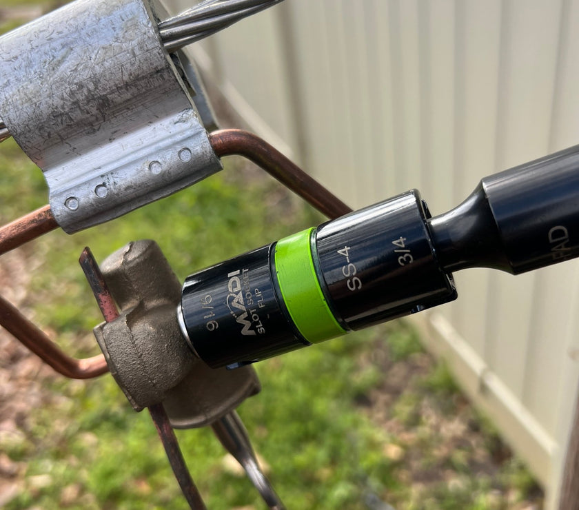 Slot Socket™ Flip Impact 3 - in - 1 Hex: 9/16" & 3/4" - MADI Lineman Tools