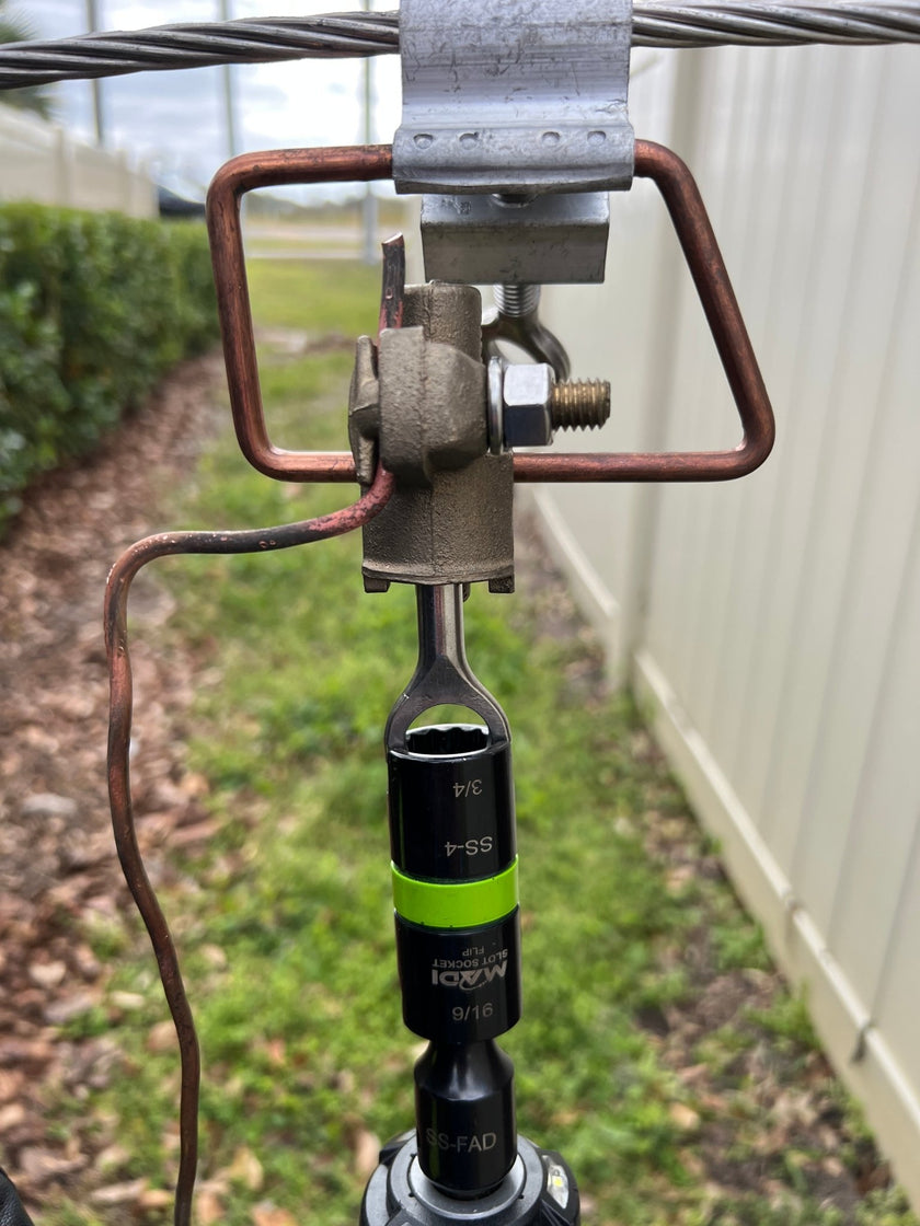 Slot Socket™ Flip Impact 3 - in - 1 Hex: 9/16" & 3/4" - MADI Lineman Tools