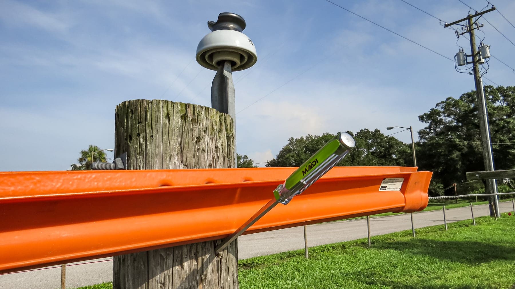 Staple Remover / Multi - Purpose Tool - MADI Lineman Tools