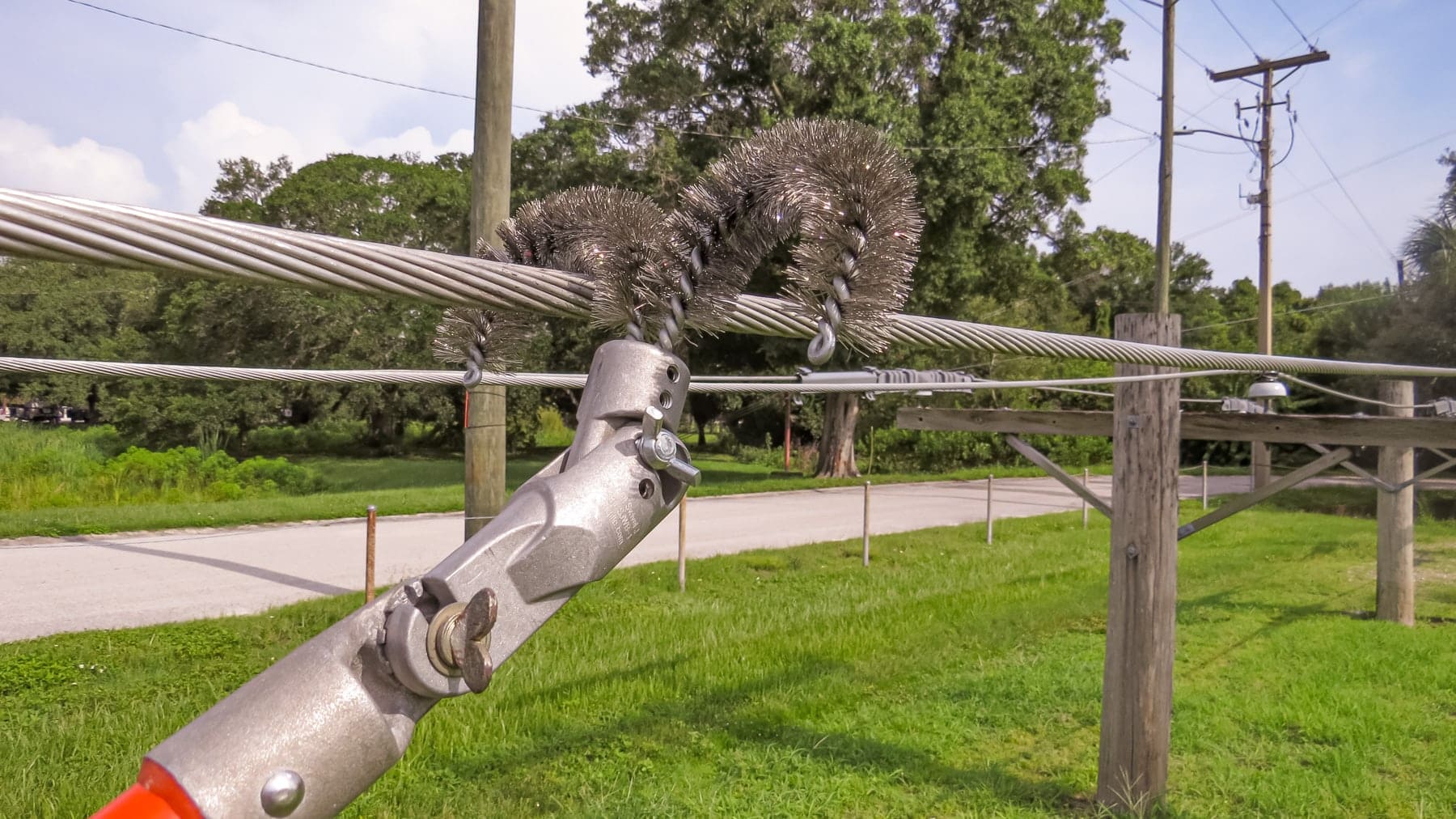 Swivel J Wire Brush - MADI Lineman Tools